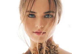 8 Foto Gadis Cilik Tercantik Sedunia Kini Sudah Dewasa, Pesonanya Bikin Kagum