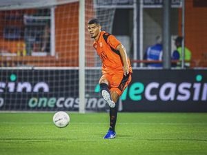 Dulu Bela Persela, Mawouna Amevor Kini Bawa Timnya Promosi ke Eredivisie