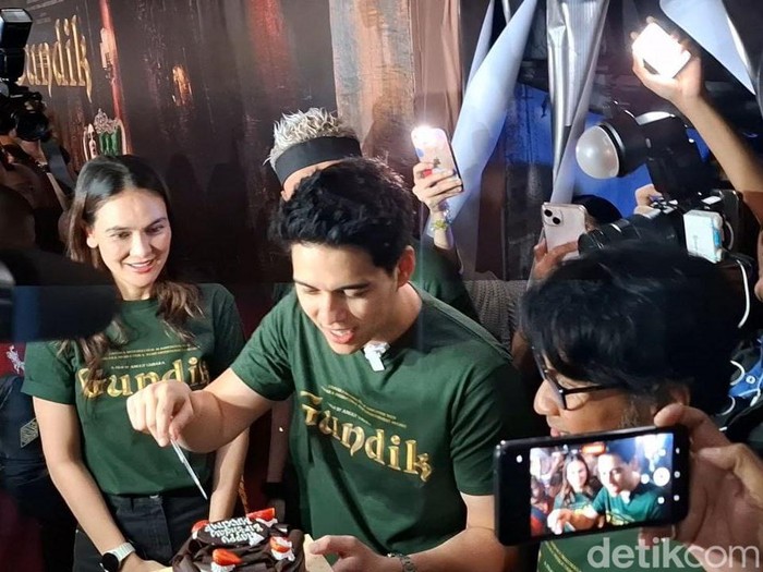 Maxime Bouttier dan Luna Maya saat ditemui di kawasan Jatinegara.