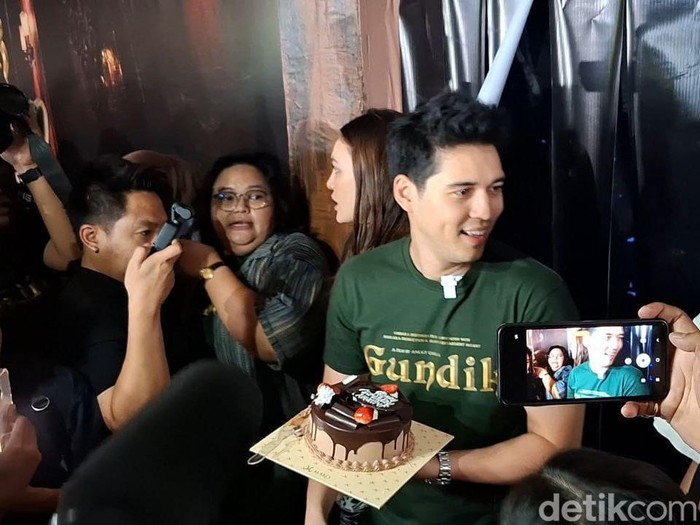 Maxime Bouttier dan Luna Maya saat ditemui di kawasan Jatinegara.