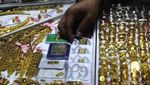 Melihat Kilau Emas yang Harganya Jatuh dari Level Rp 2 Juta