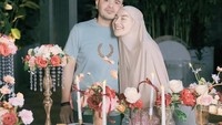 Lewat akun Instagramnya, aktris cantik Irish Bella baru saja membagikan momen meriah saat ia diberi kejutan ulang tahun di malam hari. Foto: Instagram @_irishbella_