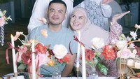 Di keterangan Instagramnya, Irish mengaku sudah lama tidak mendapatkan kejutan ulang tahun di malam hari. Foto: Instagram @_irishbella_