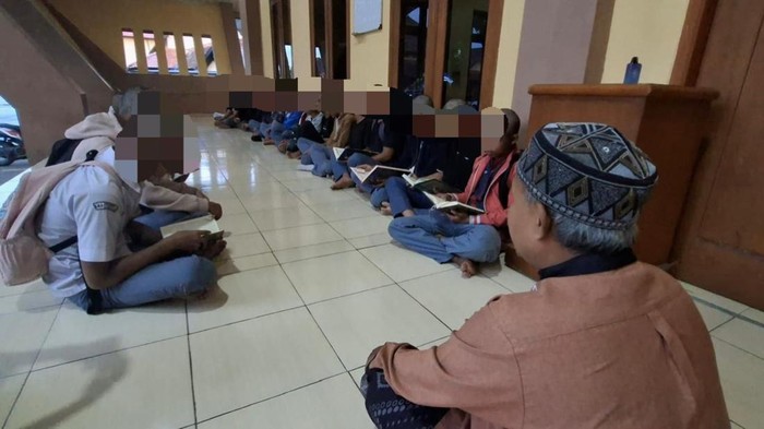 Para pelajar pelaku tawuran dibina di Polres Serang (dok istimewa)