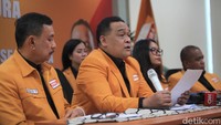 Hanura dalam acara ini mengundang Presiden Prabowo dan Wapres Gibran serta sejumlah pimpinan partai dan lembaga tinggi negera.  