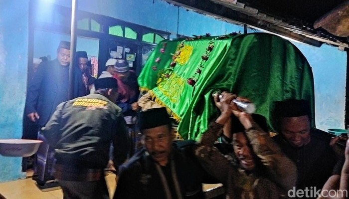 Pemakaman Mbok Yem