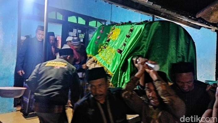 Pemakaman Mbok Yem