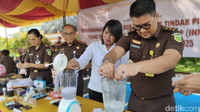 Pemusnahan barang bukti hasil tangkapan empat bulan Kejari Tanah Bumbu.