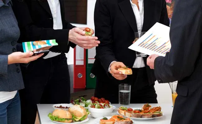 Perusahaan Ini Bagikan Bonus Rp 463 Juta Bagi Karyawan yang Sukses Diet