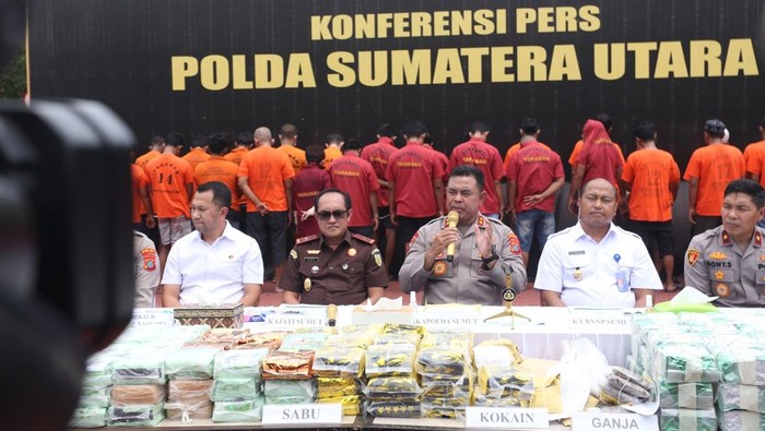 Polda Sumut membongkar 191 kilogram sabu hingga 74 ribu ekstasi selama 2 pekan operasi.