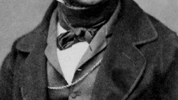 Dalam novelnya yang terbit tahun 1835, Year 4338 , penulis Rusia Vladimir Odoevsky membayangkan masa depan di mana orang-orang berkomunikasi secara instan, berbagi pembaruan singkat yang mirip dengan kicauan di Twitter modern, dan entri yang lebih panjang seperti jurnal yang menyerupai kiriman blog. Prediksi ini sangat penting karena Odoevsky telah menyusun konsep-konsep ini lebih dari satu dekade sebelum penemuan telegraf, karena tidak memiliki dasar kontemporer untuk komunikasi jarak jauh yang cepat. Foto: Boredpanda