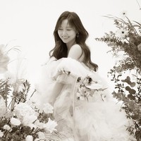 “Kami memutuskan untuk menjalani babak baru dalam kehidupan bersama. Terima kasih banyak kepada semua orang yang telah mendukungku dengan cinta dan kebaikan.. Tidak sabar untuk berbagi awal baru ini dengan kalian,” tulis Min eks Miss A sebagai keterangan fotonya. Foto: dok. Instagram @therealminnn