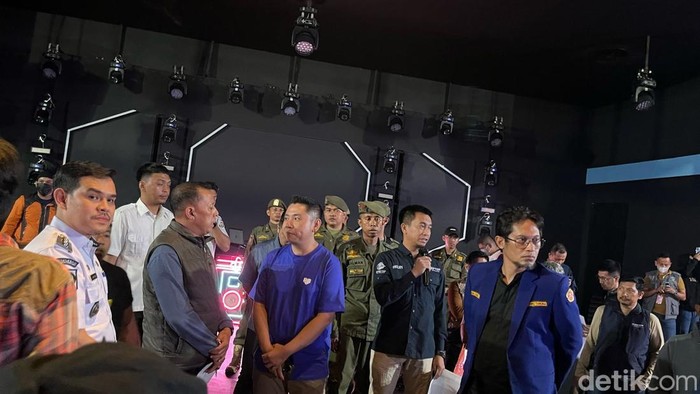 Satgas Pengawasan Perizinan Makassar melakukan sidak di THM Helens Play Mart.
