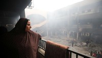 Konflik ini dipicu oleh serangan Hamas ke Israel selatan pada 7 Oktober 2023, yang mengakibatkan 1.200 orang tewas dan 251 sandera dibawa ke Gaza, menurut catatan Israel. Sejak saat itu, otoritas kesehatan setempat melaporkan bahwa lebih dari 51.000 warga Palestina telah terbunuh dalam serangan Israel. 
