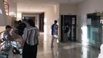 Suasana UTBK SNBT 2025 di UGM, Tas Peserta Diletakkan di Depan