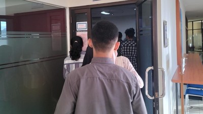Suasana UTBK SNBT 2025 di UGM, Tas Peserta Diletakkan di Depan