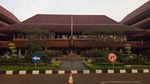 Potret UTBK Hari Pertama di UI: Peserta Berdatangan Sejak Jam 6 Pagi