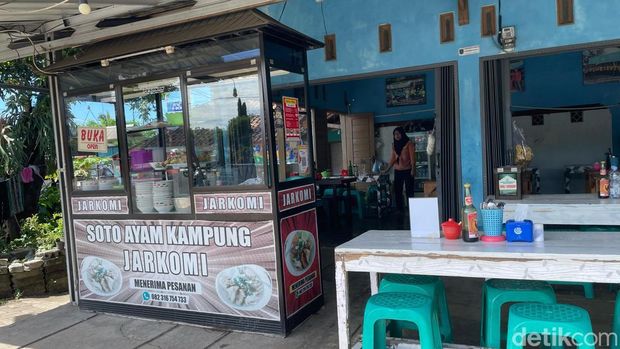 Soto Jarkomi yang khas di Pangandaran