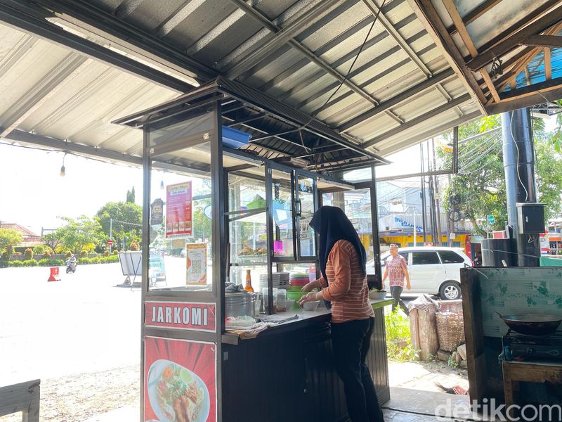 Soto Jarkomi yang khas di Pangandaran