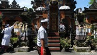 Pura Amerta Jati yang terletak di perbatasan Depok dan Jakarta Selatan ini menjadi salah satu pusat kegiatan keagamaan Hindu.   