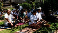Perayaan Galungan merupakan salah satu hari besar keagamaan bagi umat Hindu, yang dirayakan setiap 210 hari sekali menurut kalender Bali.