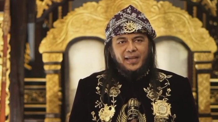 Sultan Iskandar Mahmud Badaruddin.