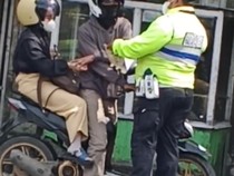 Viral Oknum Polisi Diduga Pungli Saat Razia Kendaraan di Sumedang