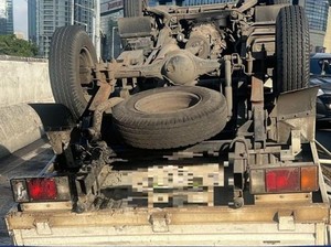 Truk Terguling di JLNT Casablanca Sudah Dievakuasi, Lalin Kembali Lancar
