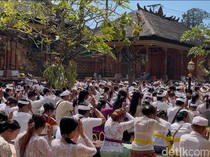 Suasana Khidmat Galungan di Pura Agung Jagatnatha Denpasar
