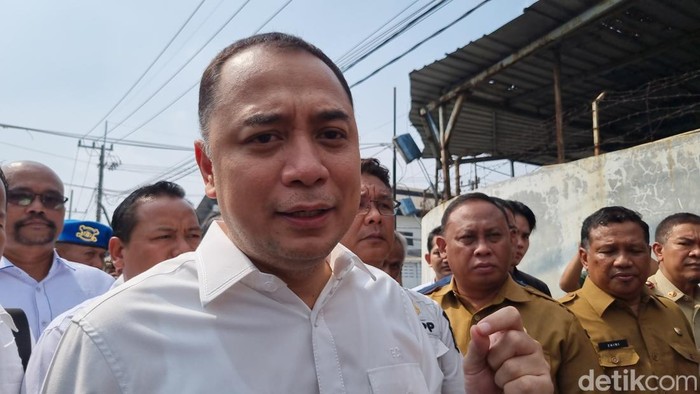 Wali Kota Surabaya Eri Cahyadi Wali Kota Surabaya Eri Cahyadi