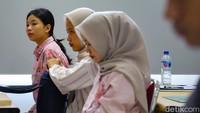Pelaksanaan UTBK 2025 akan berlangsung dalam dua sesi, yaitu sesi pagi dan sesi siang. Khusus untuk sesi siang, akan ada penyesuaian jadwal pelaksanaan ujian di beberapa daerah.  