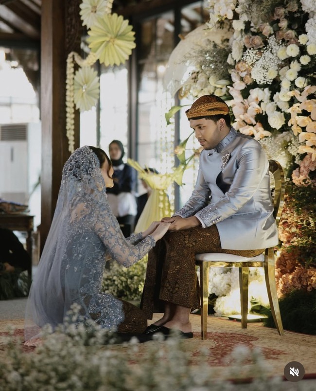 Acara tasyakuran 7 bulanan kehamilan Aaliyah diketahui digelar pada Rabu, 23 April 2025. Acara berlangsung dengan lancar dan khidmat dihadiri keluarga dan para kerabat. Foto: Instagram/@aaliyah.massaid