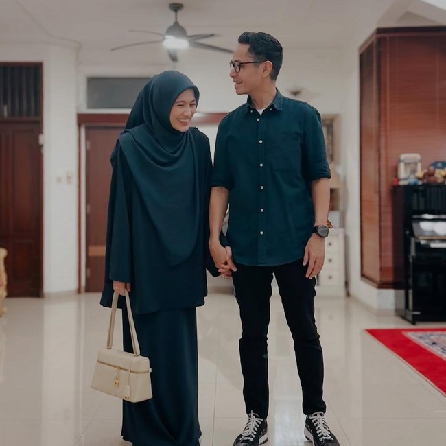 Dude Harlino Klarifikasi Isu Perceraian dengan Alyssa Soebandono