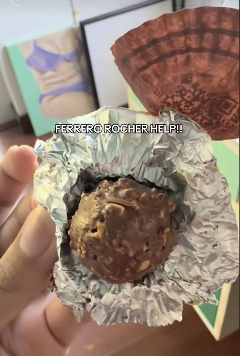Beli Cokelat Ferrero Rocher, Wanita Ini Kaget Temukan Ulat Hidup