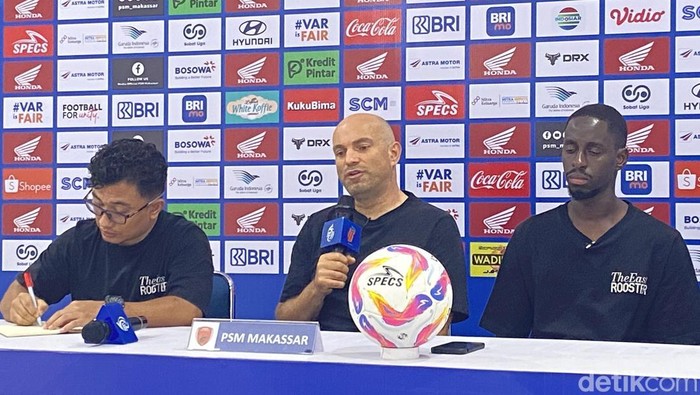 Pelatih PSM Makassar Bernardo Tavares saat konferensi pers jelang laga melawan Bali United di Stadion BJ Habibie Parepare.