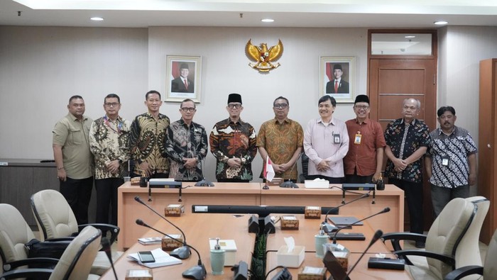 Bupati OKU hadiri rapat persiapan peresmian Goa Harimau, di Kemendikbud Jakarta