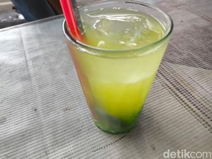 Di Balik Segarnya Es Tape Bakung Khas Cirebon