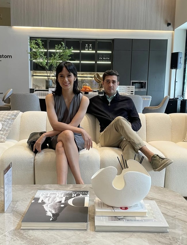 Model 42 tahun itu kini lebih sering terlihat di acara-acara eksklusif di Jakarta.  Foto: Instagram