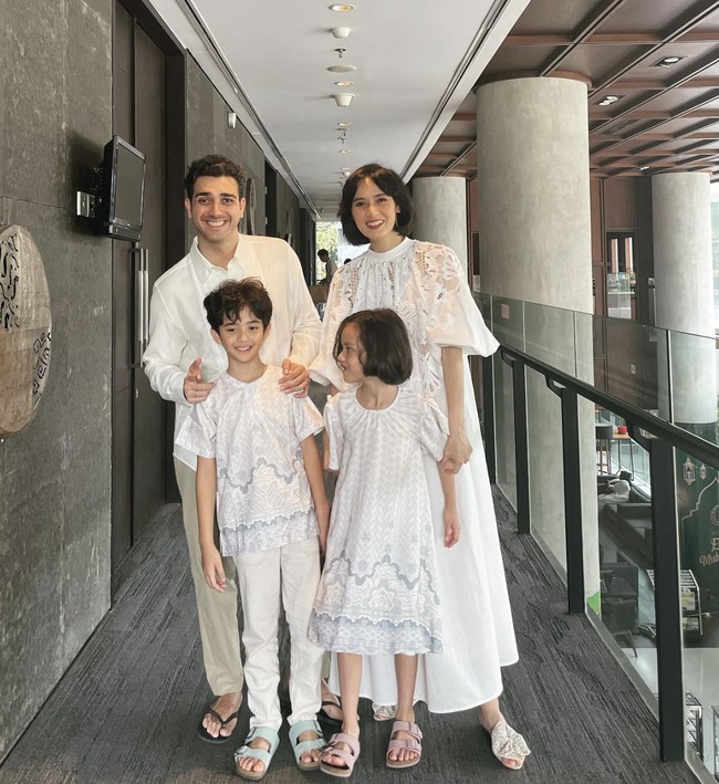 Meski begitu, badai pernikahan datang beberapa kali karena Fachri terjerat kasus narkoba.  Foto: Instagram