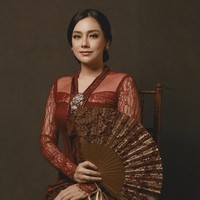 Postingan mantan istri Stefan William itu langsung menjadi perbincangan warganet. Rata-rata warganet memberikan pujian penampilan Celine yang cantik dan memesona. Cantiknya ibu Kartini zaman now 😍😍, ucap pengguna Instagram @dickydidi_. Masyaallah cantik syekali ibu hebat, ujar akun @keyranisa26. Foto: Dok. Instagram @celine_evangelista.