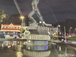 Memotret Jakarta Pakai Samsung Galaxy A56 dari Atas Open Top Bus