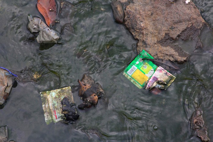 Ilustrasi sampah plastik sachet
