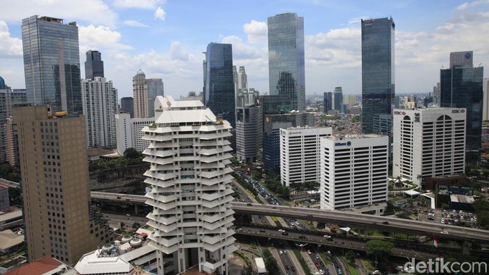 Dana Moneter Internasional (IMF) menurunkan proyeksi pertumbuhan ekonomi Indonesia pada 2025. Turun menjadi 4,7 persen dari sebelumnya 5,1 persen.