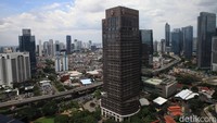 Dalam laporan World Economic Outlook (WEO) edisi April 2025, IMF memperkirakan ekonomi Indonesia hanya akan tumbuh sebesar 4,7 persen pada 2025, dan stagnan di angka yang sama hingga 2026.  