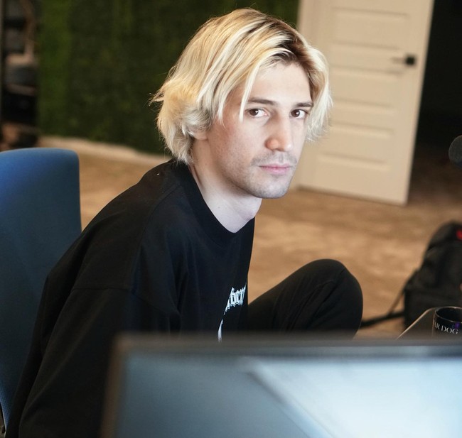 3. xQc – £39 juta (Rp 875 miliar)xQc atau Felix Lengyel, adalah satu-satunya influencer yang tidak mengumpulkan kekayaannya melalui YouTube atau TikTok dalam daftar ini. Ia awalnya terkenal di Twitch, situs web streaming di mana ia sering menampilkan diri main Overwatch. Foto: Instagram