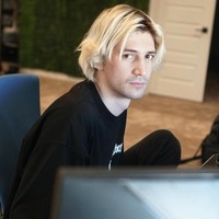 3. xQc – £39 juta (Rp 875 miliar)xQc atau Felix Lengyel, adalah satu-satunya influencer yang tidak mengumpulkan kekayaannya melalui YouTube atau TikTok dalam daftar ini. Ia awalnya terkenal di Twitch, situs web streaming di mana ia sering menampilkan diri main Overwatch. Foto: Instagram