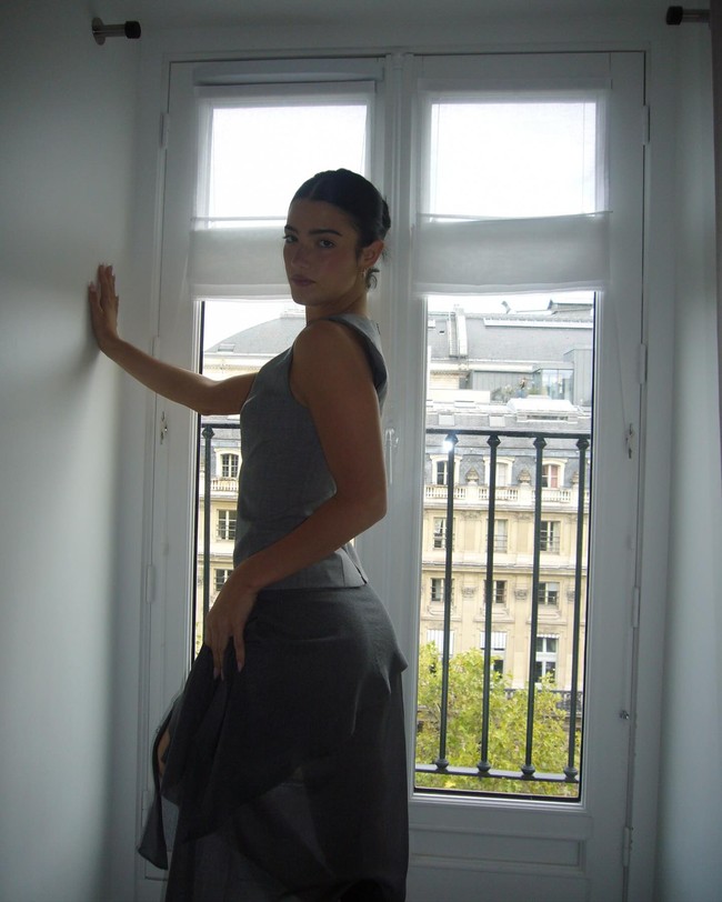 5. Charli DAmelio – £35 juta (Rp 785 miliar)Charli DAmelio dikenal sebagai Ratu TikTok dan sempat punya follower terbanyak. Gadis asal AS itu sebelumnya adalah penari profesional karena itu sering bikin konten video dance sebelum merambah dunia beauty dan fashion. Kini ia juga tampil dalam acara realiti hingga film.Foto: Instagram