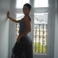 5. Charli DAmelio – £35 juta (Rp 785 miliar)Charli DAmelio dikenal sebagai Ratu TikTok dan sempat punya follower terbanyak. Gadis asal AS itu sebelumnya adalah penari profesional karena itu sering bikin konten video dance sebelum merambah dunia beauty dan fashion. Kini ia juga tampil dalam acara realiti hingga film.Foto: Instagram