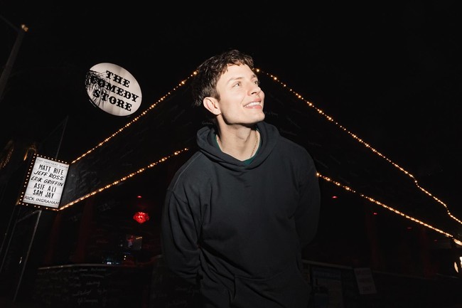 8. Matt Rife – £31 juta (Rp 696 miliar)Mereka yang jadi influencer terkaya datang dari berbagai latar belakang. Matt Rife sendiri dikenal sebagai stand up comedian. Pria 29 tahun itu memanfaatkan media sosialnya untuk membagikan konten komedi hingga mendapat banyak endorsement.Foto: Instagram