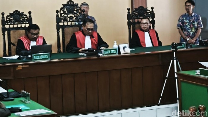 Suasana persidangan perkara nomor 96/Pdt.G/2025/PN Skt terkait gugatan wanprestasi mobil Esemka, di Pengadilan Negeri (PN) Solo, Kamis (24/4/2025).